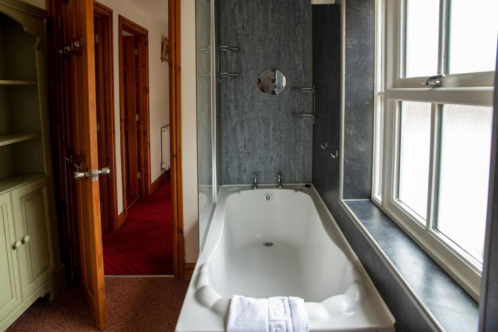 The Knighton Apartment Extérieur photo